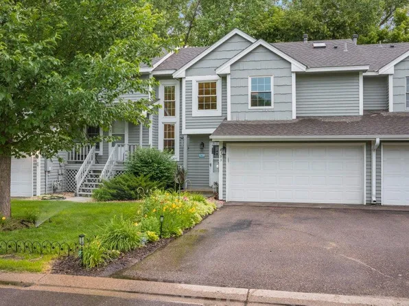 8133 Curtis Ln, Eden Prairie, MN 55347