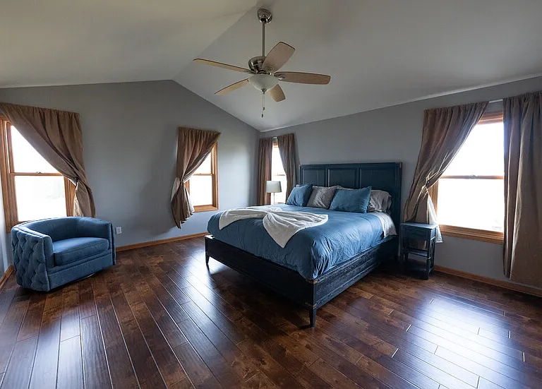 Master Suite (Upper level) Pic# 1