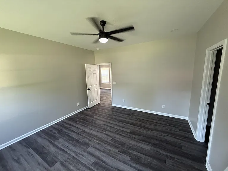 32 Edwards St — Photo 12