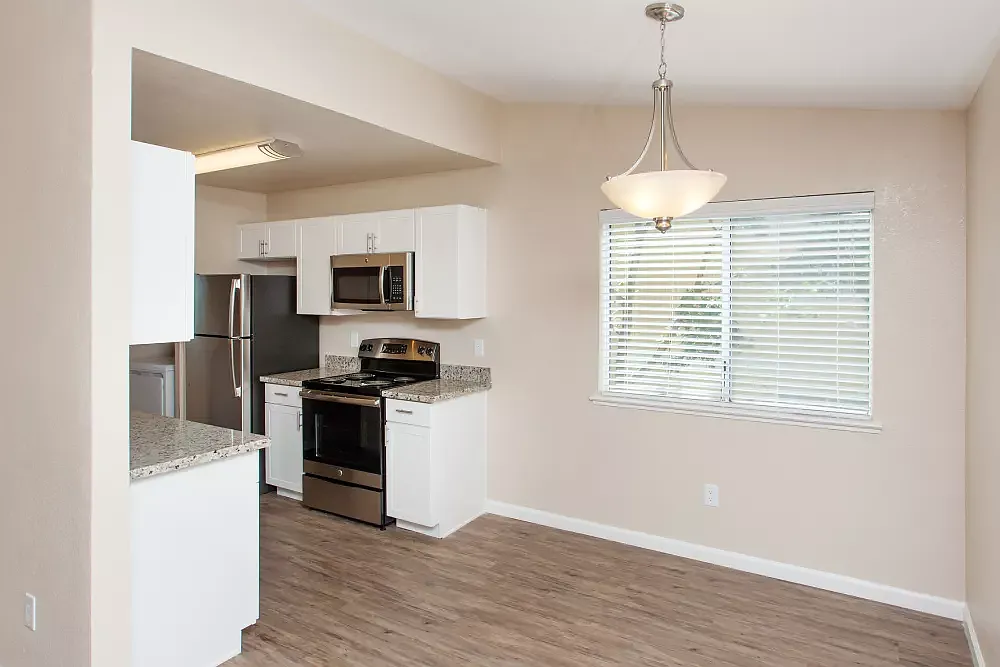 Heather Ridge Apartments — Photo 2