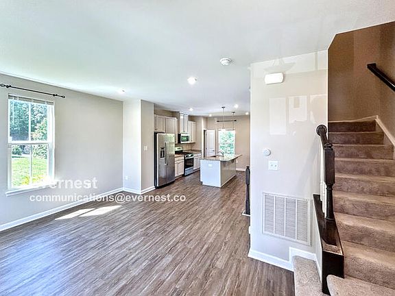 4th image of 3934 Grove Point Dr