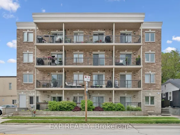 73 Washington Ave #302, Oakville, ON L6K 1W5