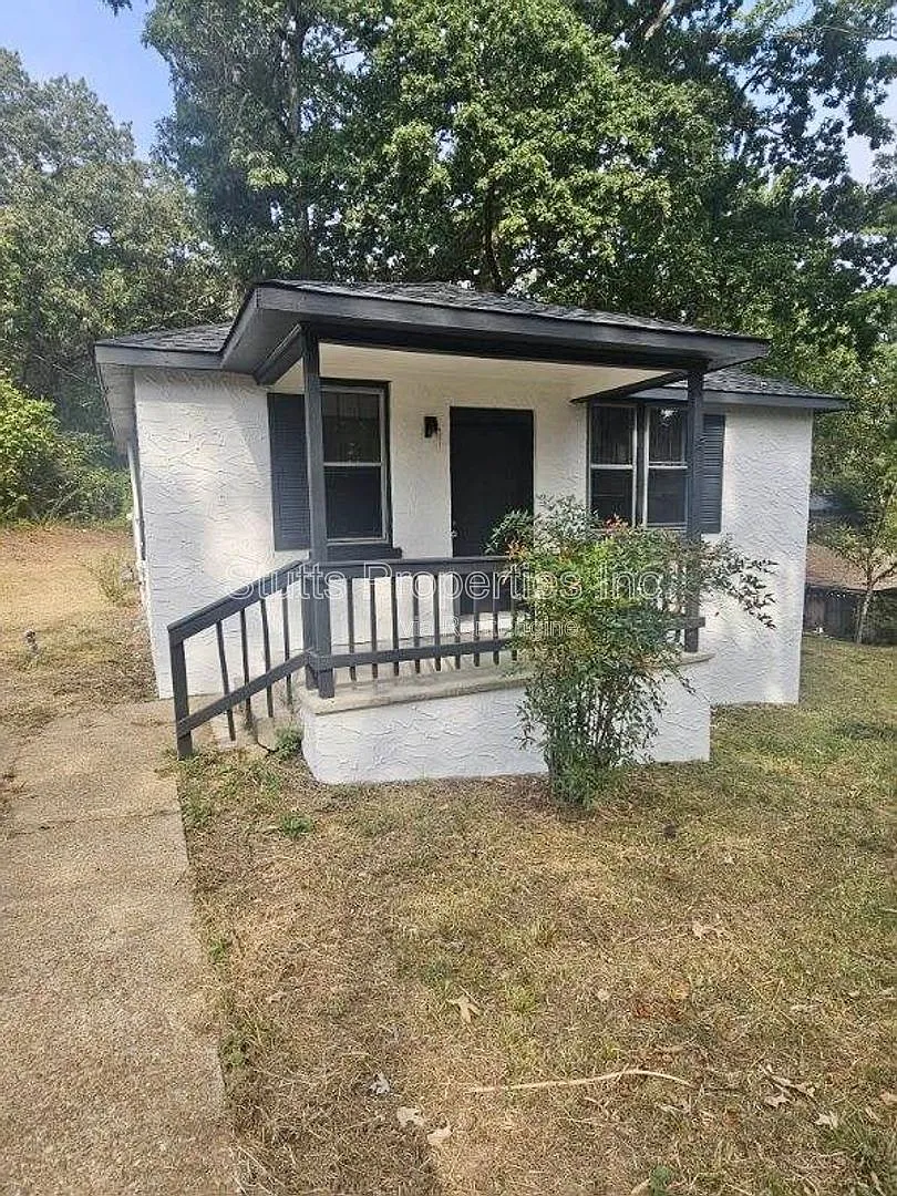 2 bed, 1.0 bath, $950 — Photo 3