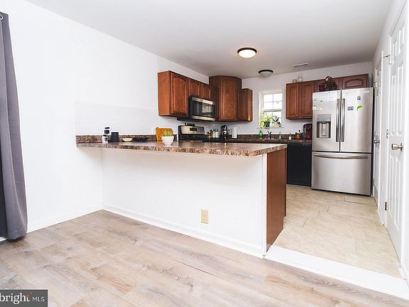 4th image of 3 Union St