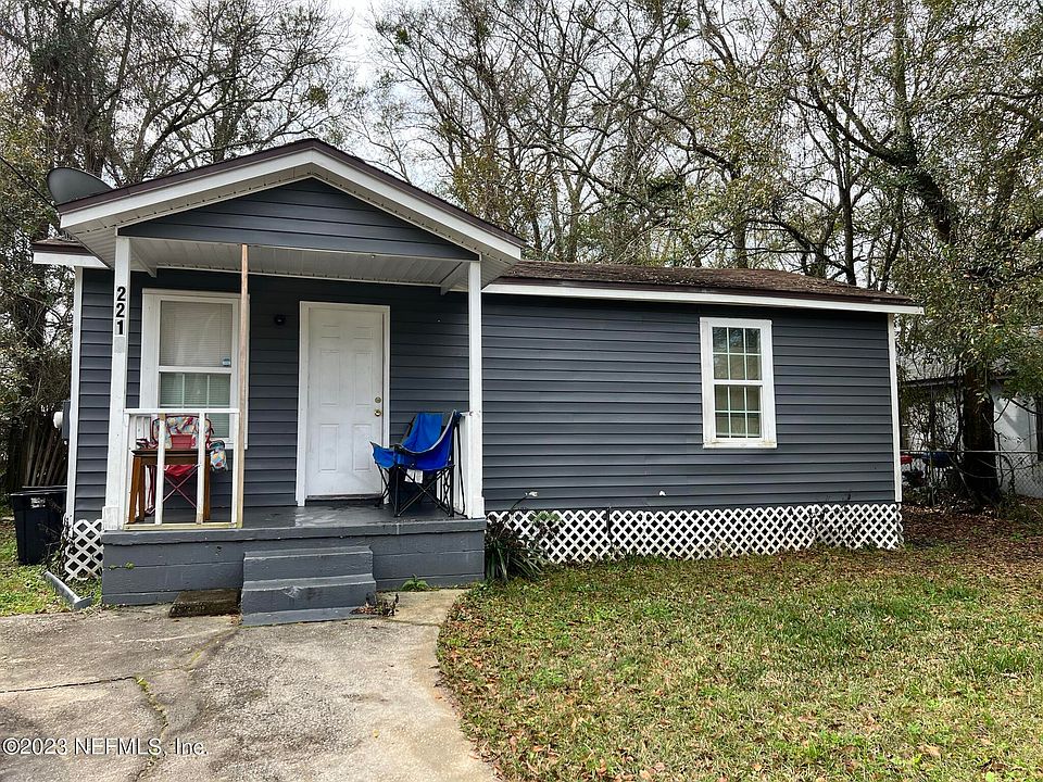 1st image of 2216 W 1ST Street