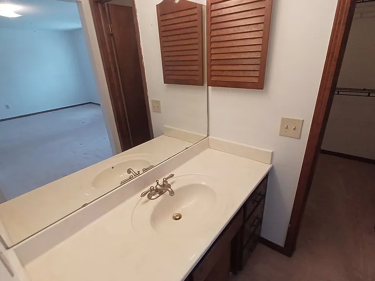2295 Foxwood Dr — Photo 21