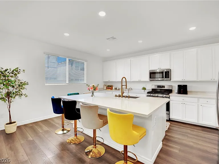 4388 Bayley Skye Ave — Photo 5