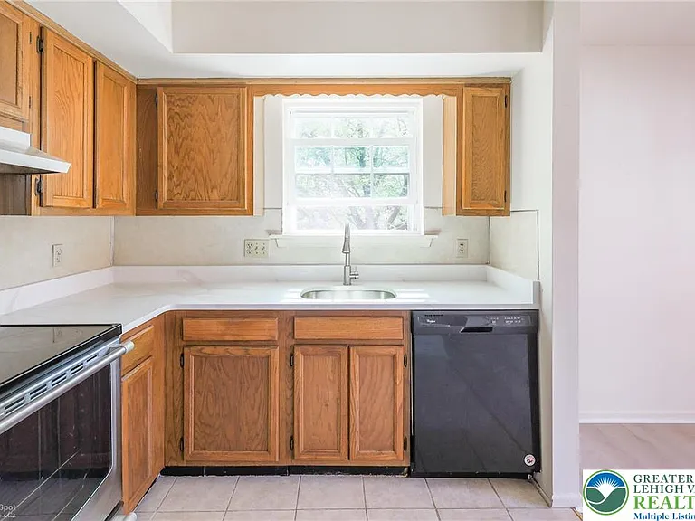 1464 Cedar Crest Blvd #18 — Photo 16