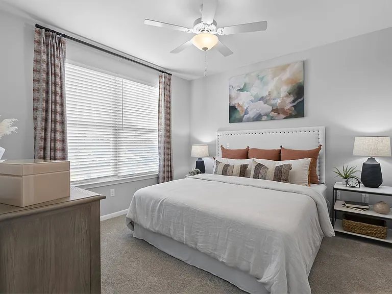 Adams Hill Apartments — Photo 26