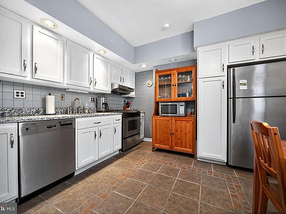 3rd image of 1704 Webster St