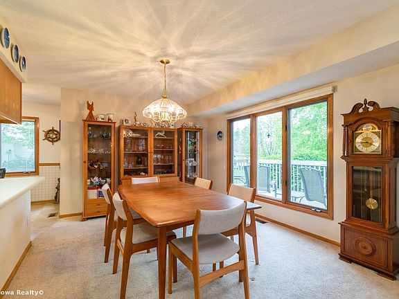 4th image of 295 Parkview Dr