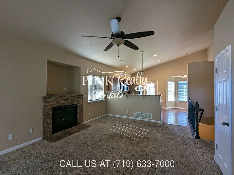 8377 Freestar Way — Photo 24