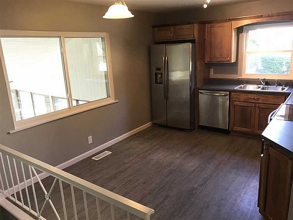 4th image of 1107 Westchester Ct