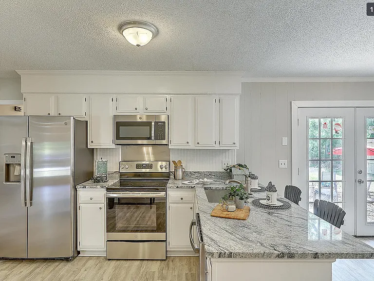 2814 Nantuckett Ave — Photo 5