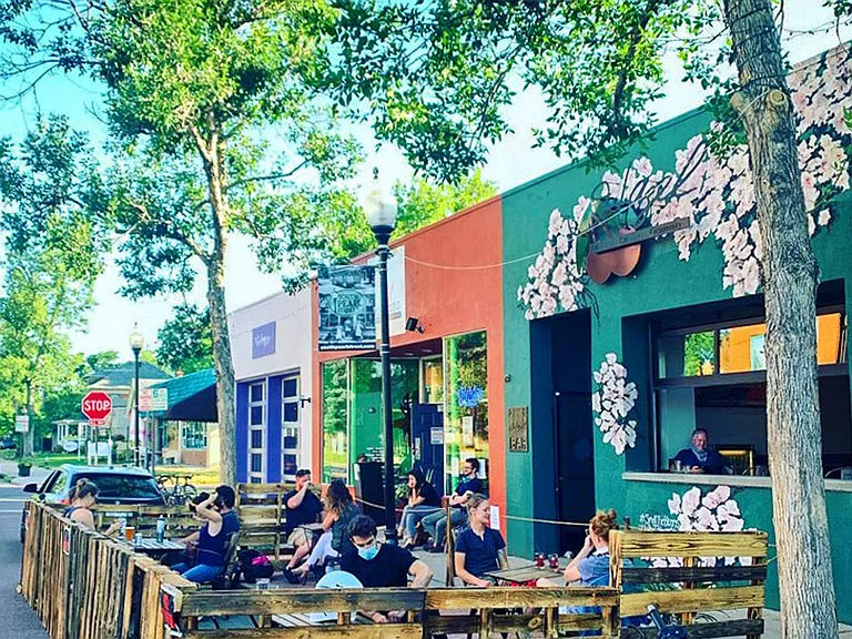 Mix of restaurants, bars, and shops right on Old South Pearl Street
