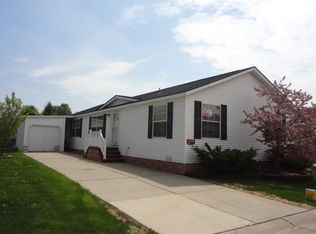 45298 Montmorency Dr, Macomb, MI 48044