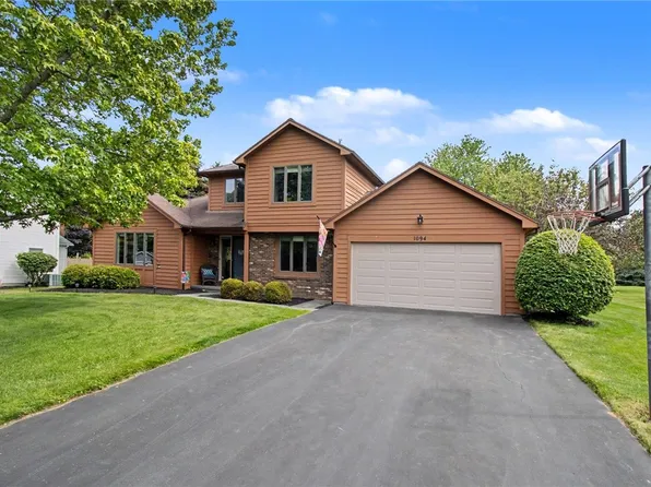 1094 Bright Stream Way, Webster, NY 14580