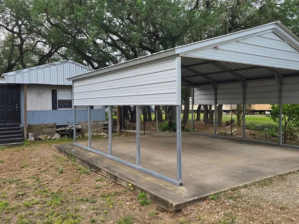 78 Avenue D, Van Vleck, TX 77482