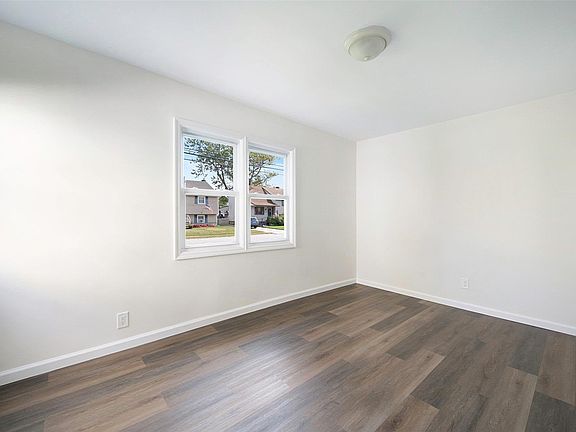 3rd image of 110 East Dr Floor 2