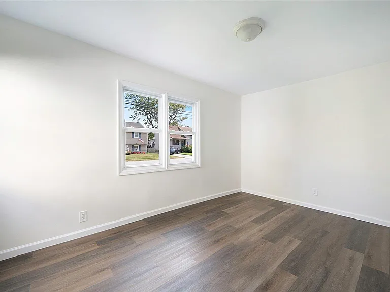 110 East Dr #2 — Photo 3