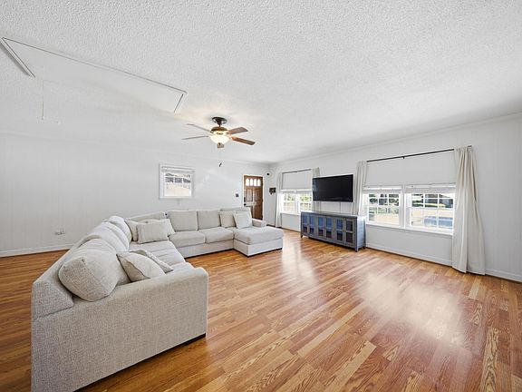 3rd image of 311 Lockner Rd