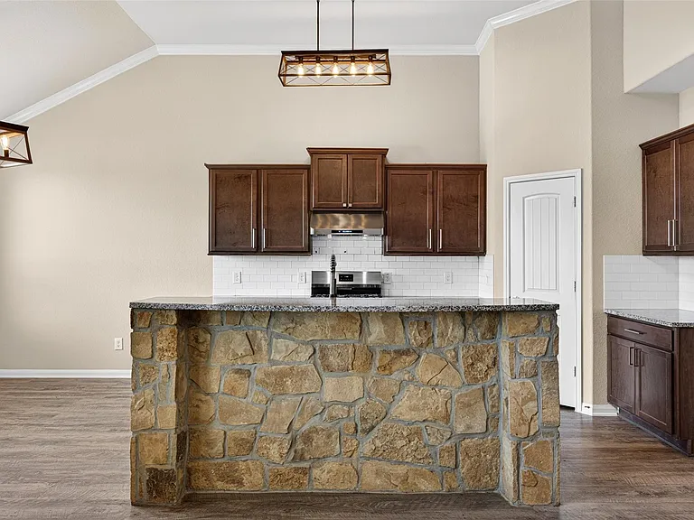 7703 Lehman Rd — Photo 12