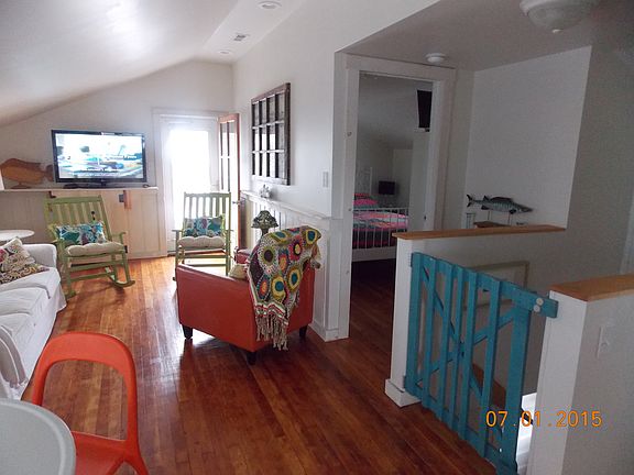 5th image of 211 93rd St
