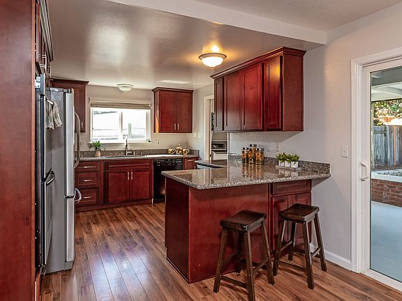 4th image of 1644 Ixias Ct