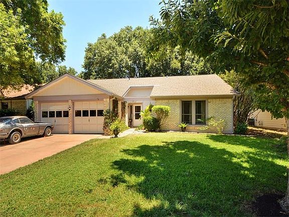 2nd image of 1502 Cricket Hollow Dr