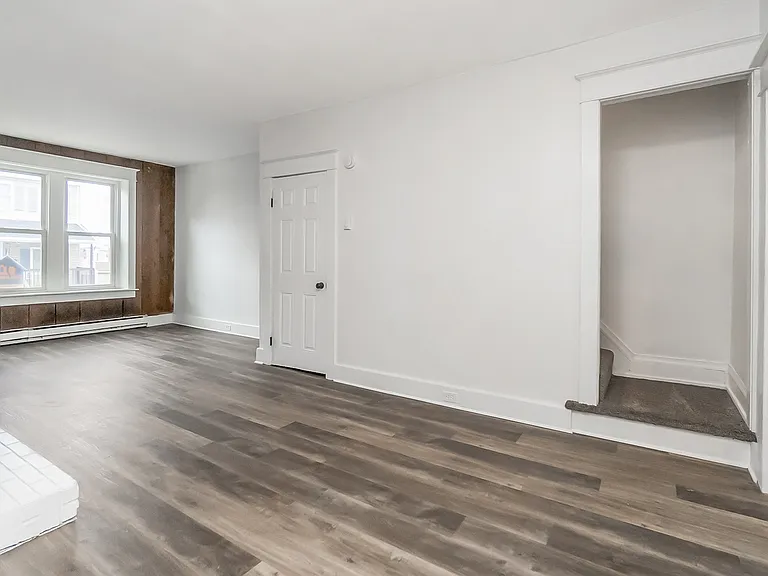 716 W Cedar St — Photo 7