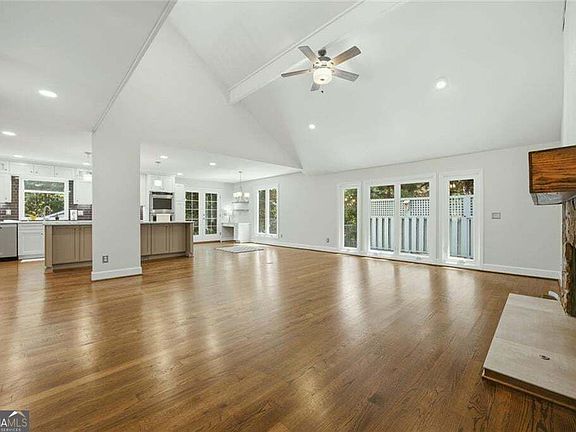 4th image of 2990 Ascot Ln
