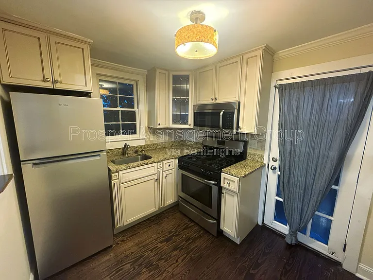 70 Radcliffe St #C — Photo 7