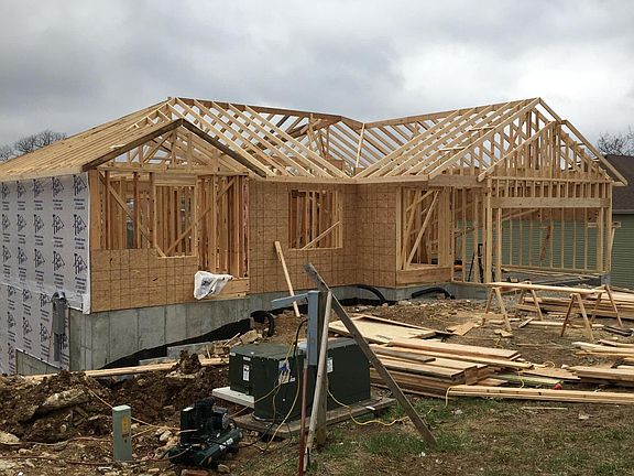 2nd image of 560 Holts Lake Dr