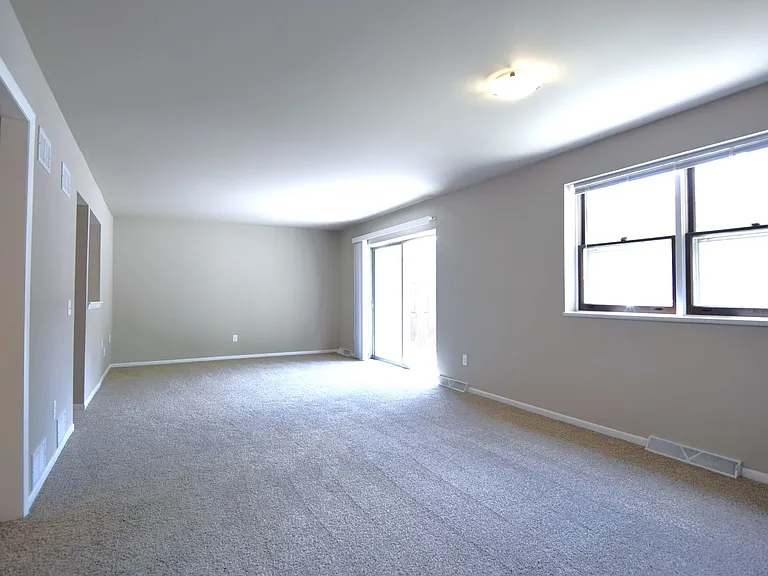 Woodland Reserve Apartments — Photo 53
