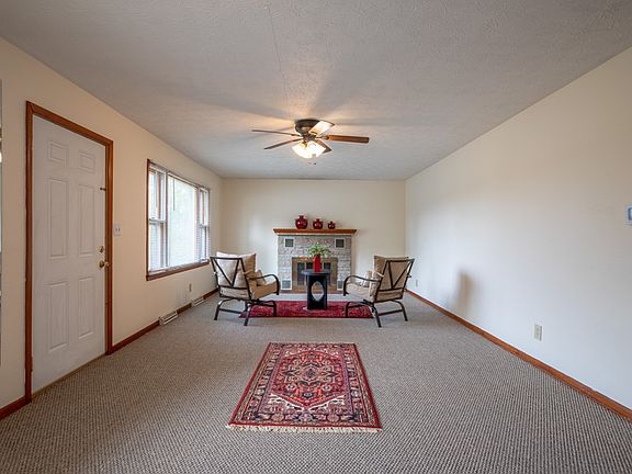 2nd image of 3998 S Kennedy Dr