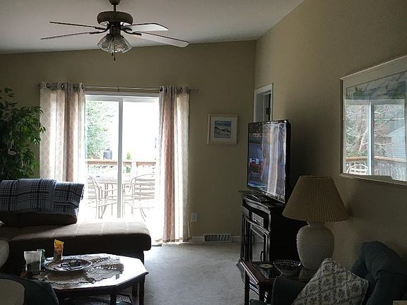 4th image of 42 Bryan Dr