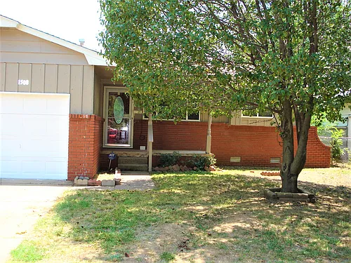 1508 Tanglewood Dr Photo 1