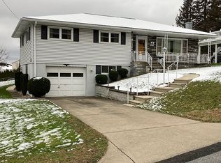 895 Scott Rd, Dickson City, PA 18519