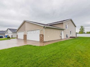 4875 55th St S, Fargo, ND 58104