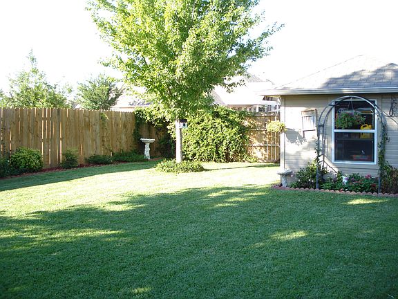 5th image of 641 Manchester Dr