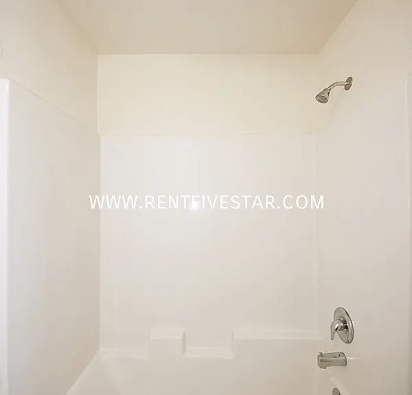 3954 Hawthorne Rd #13A — Photo 11