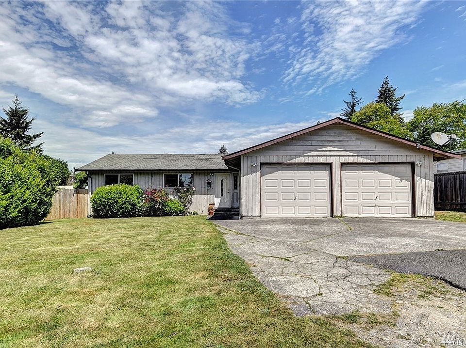 1st image of 4905 189th St SW