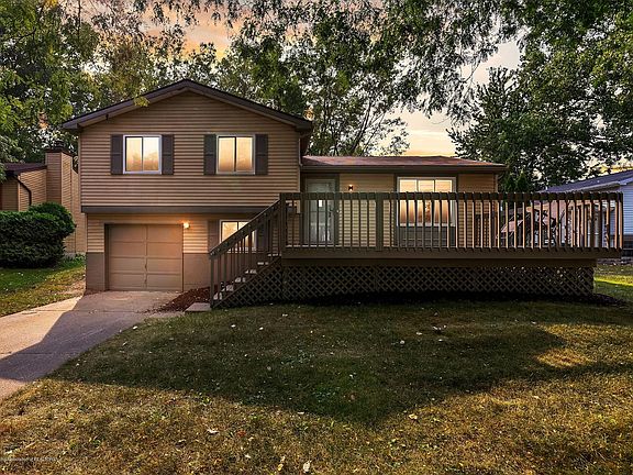2nd image of 6024 Grenville Ln