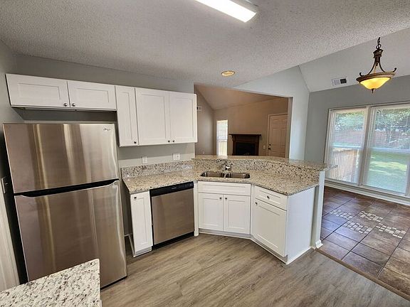 3rd image of 1260 Green Oak Cir