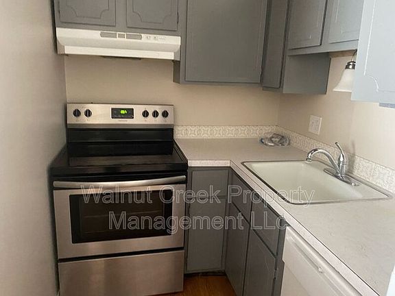 2nd image of 2102 Tower Blvd APT 302