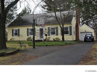 89 Eastgate Dr, Rochester, NY 14617