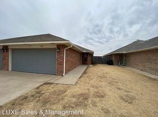 1319 Macalpine St, Moore, OK 73160