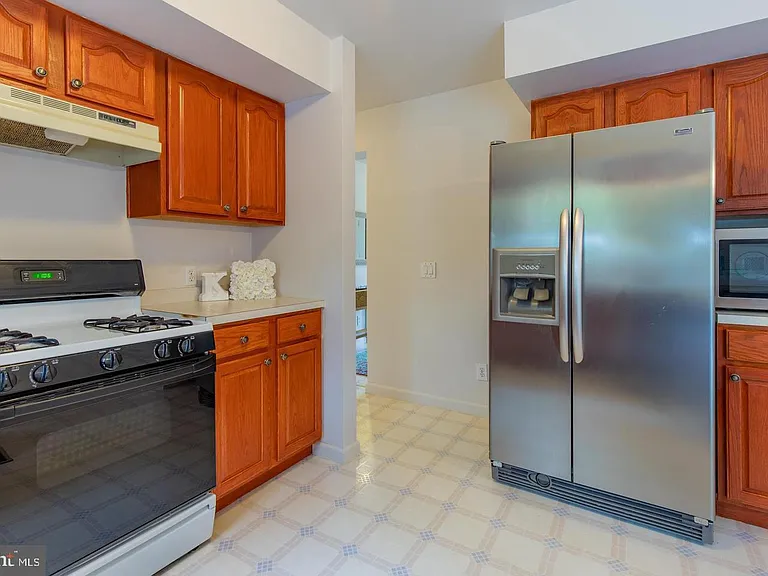 2024 Evansdale Dr — Photo 16