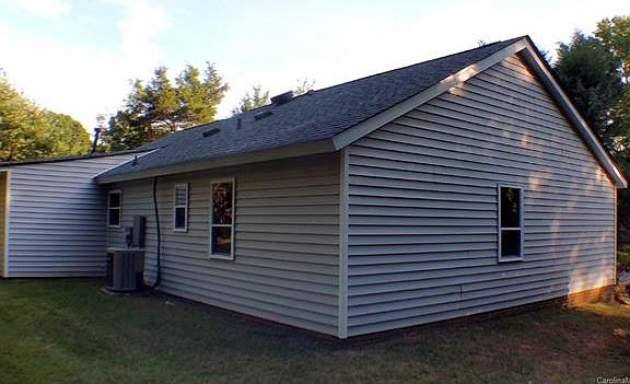 3rd image of 7605 King Richard Ct