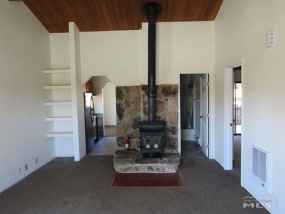 2nd image of 14 Warwick Hills Dr